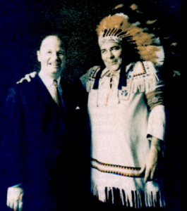 Jonathan Winters goofing off with Charles Carvin